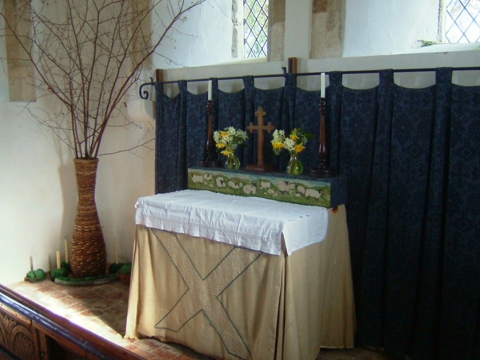 Altar at St. Andrews, Didling - click image to return