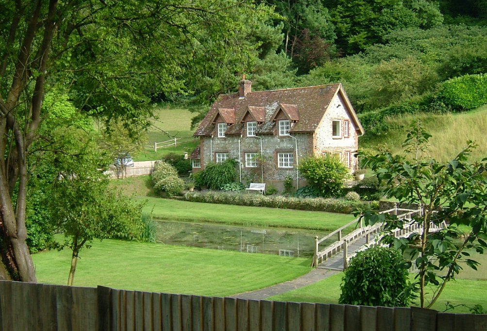 photo of willow cottage, Sussex - click image below to return