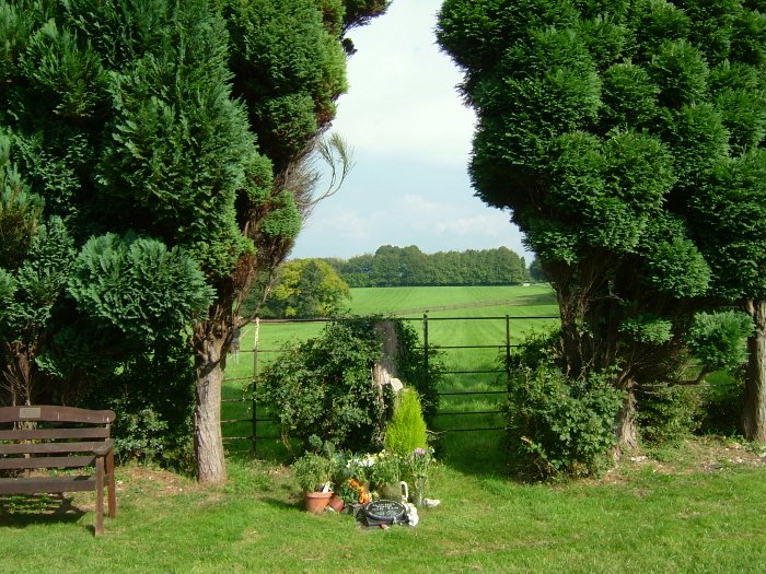 Graffham - 07 Sep 2007  ref:070907_05
click for next photo