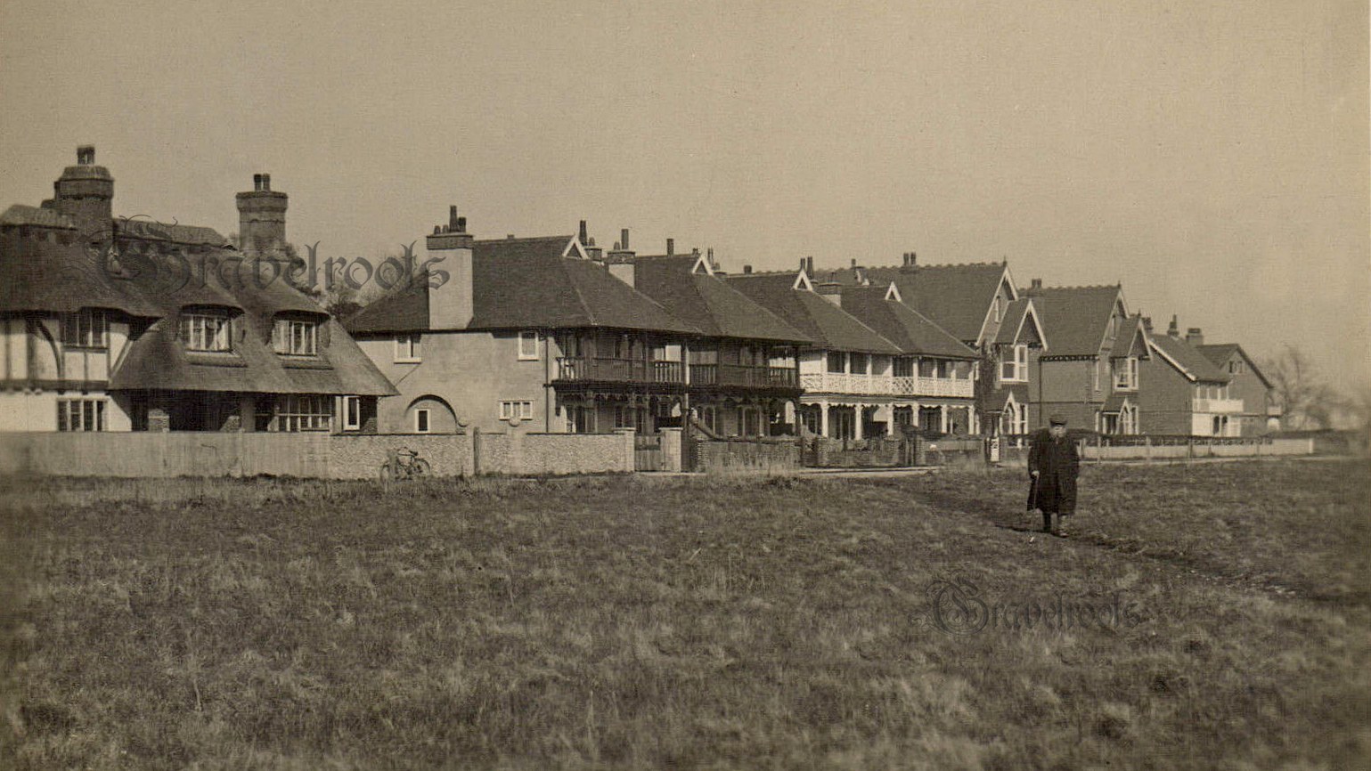 Old Aldwick Avenue, Photographs - click to return