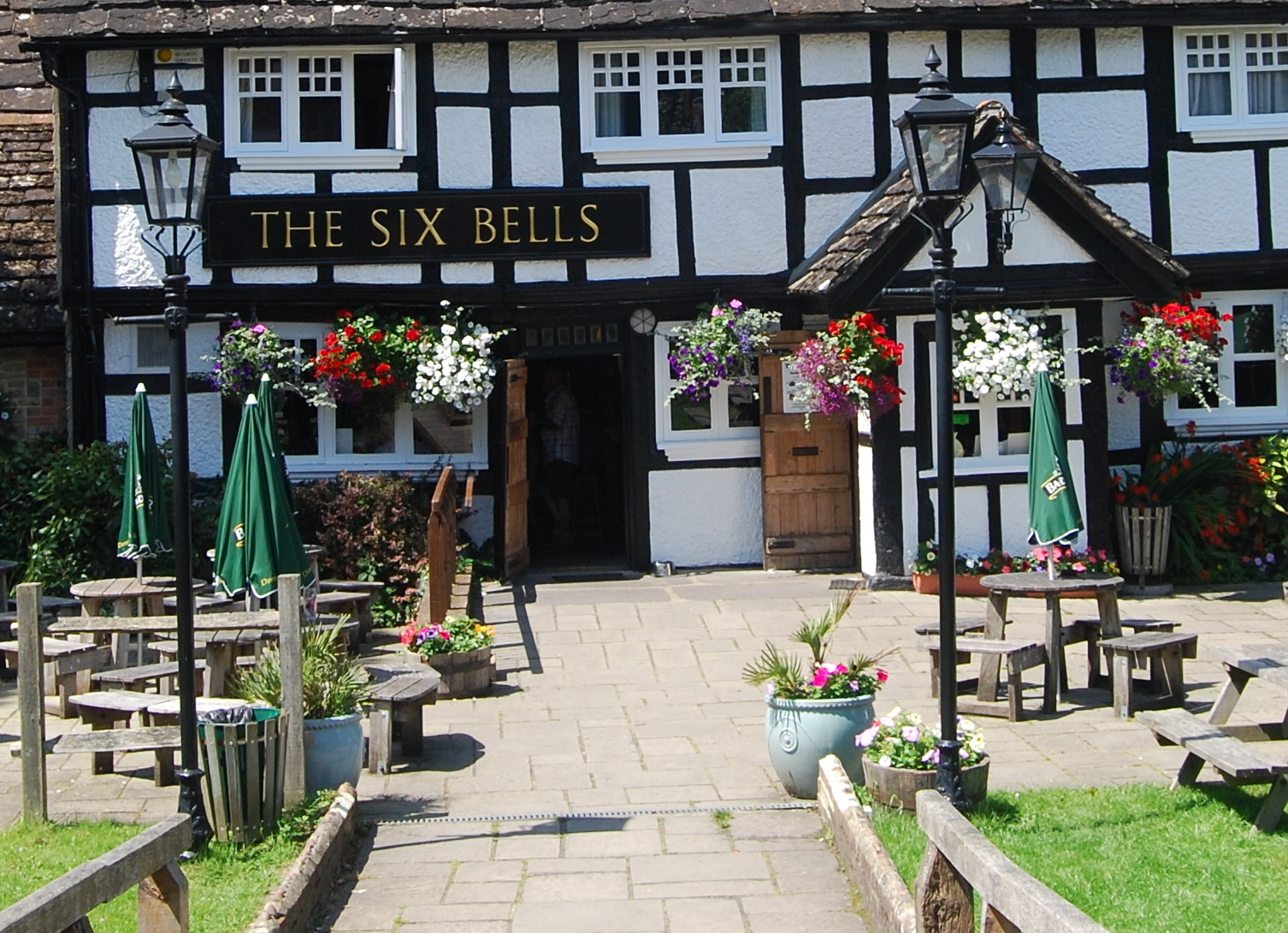 Six Bells, High Street, Billingshurst, Sussex - click image below to return
