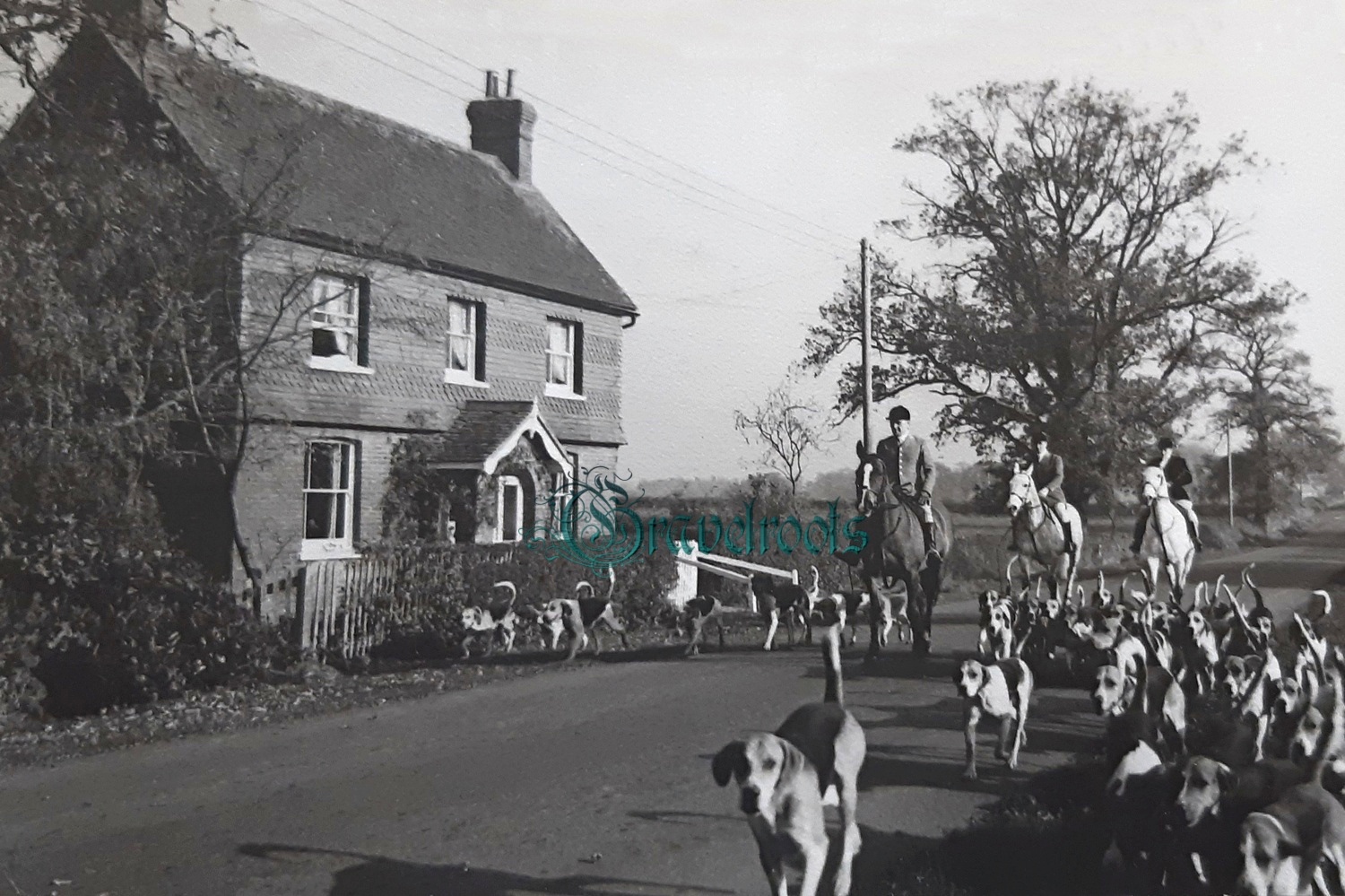 old photo of Downview Cottage, Elsted, Sussex - click image below to return