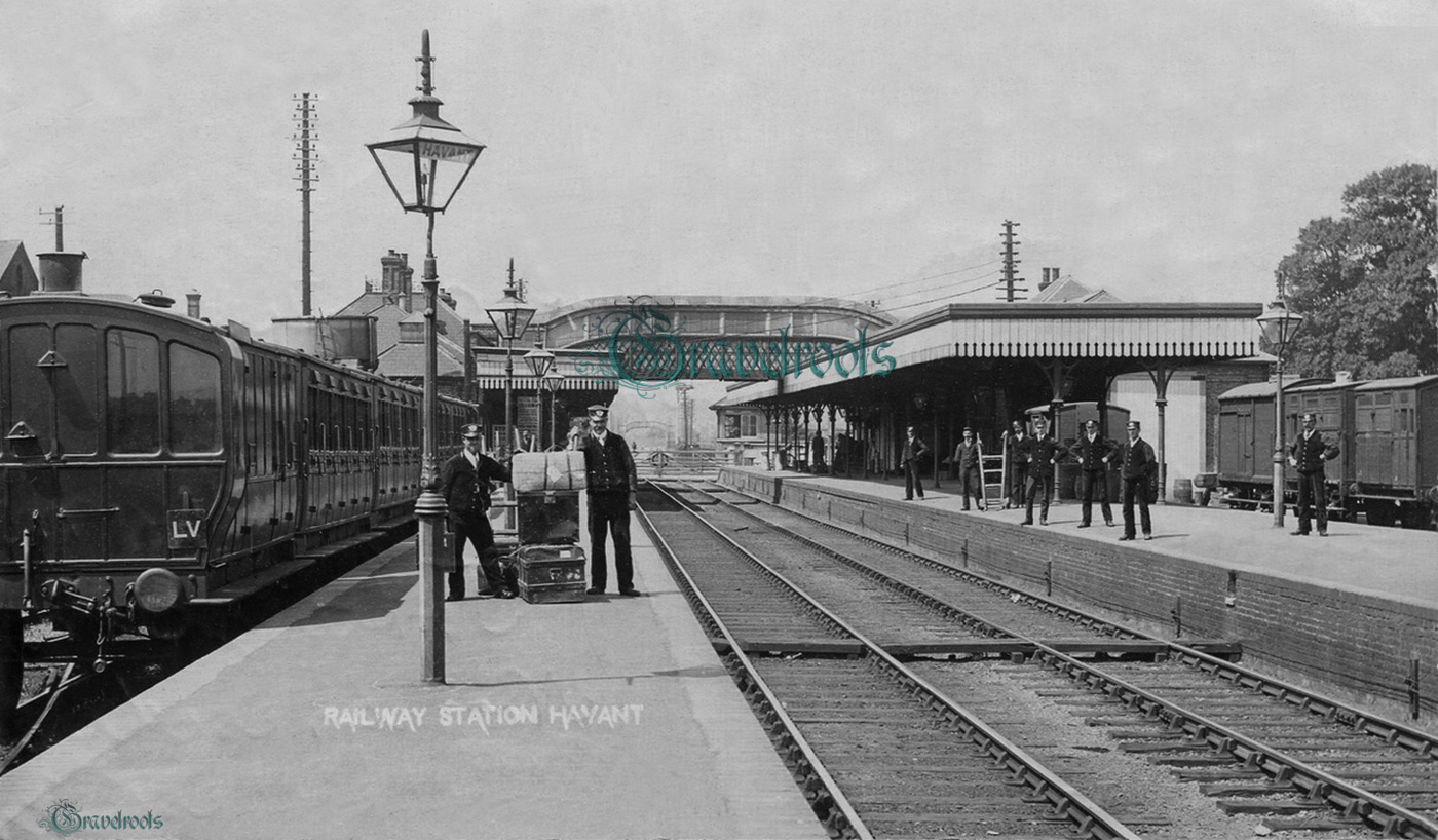 Old photo of Railway Station, Havant, Hampshire, England - click image to return