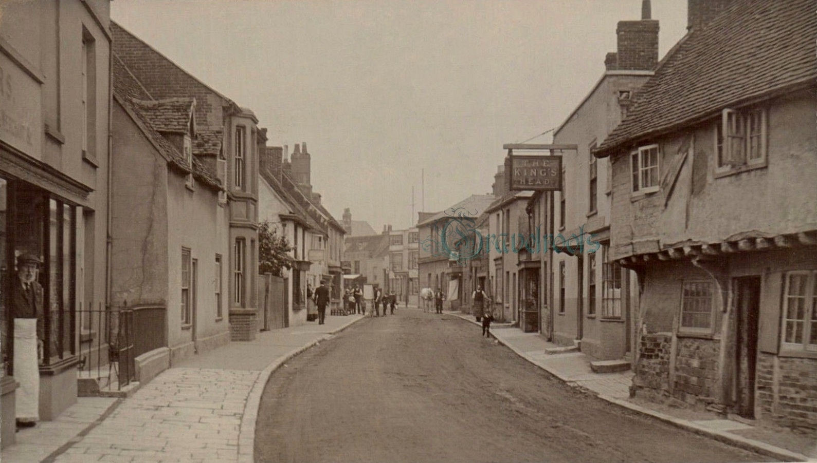 South Street showing Kings Head pub, Titchfield - click image below to return