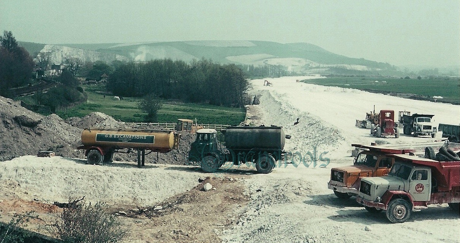  old photo of Bypass under construction, Lewes, Sussex - click image to return