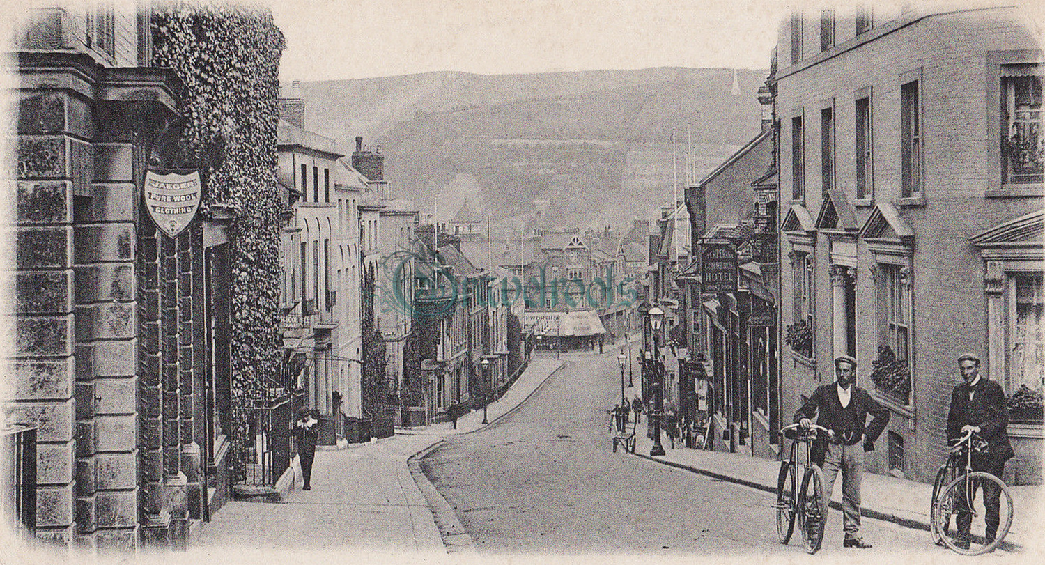  old photo of School Hill, Lewes, Sussex - click image to return