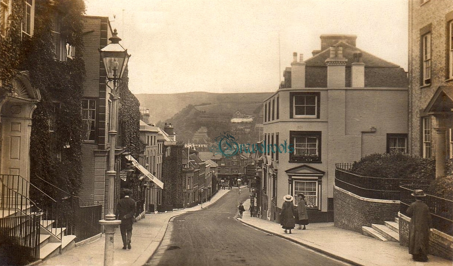  old photo of School Hill, Lewes, Sussex - click image below to return