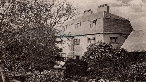 Green Lady Hostel of the Holy Family