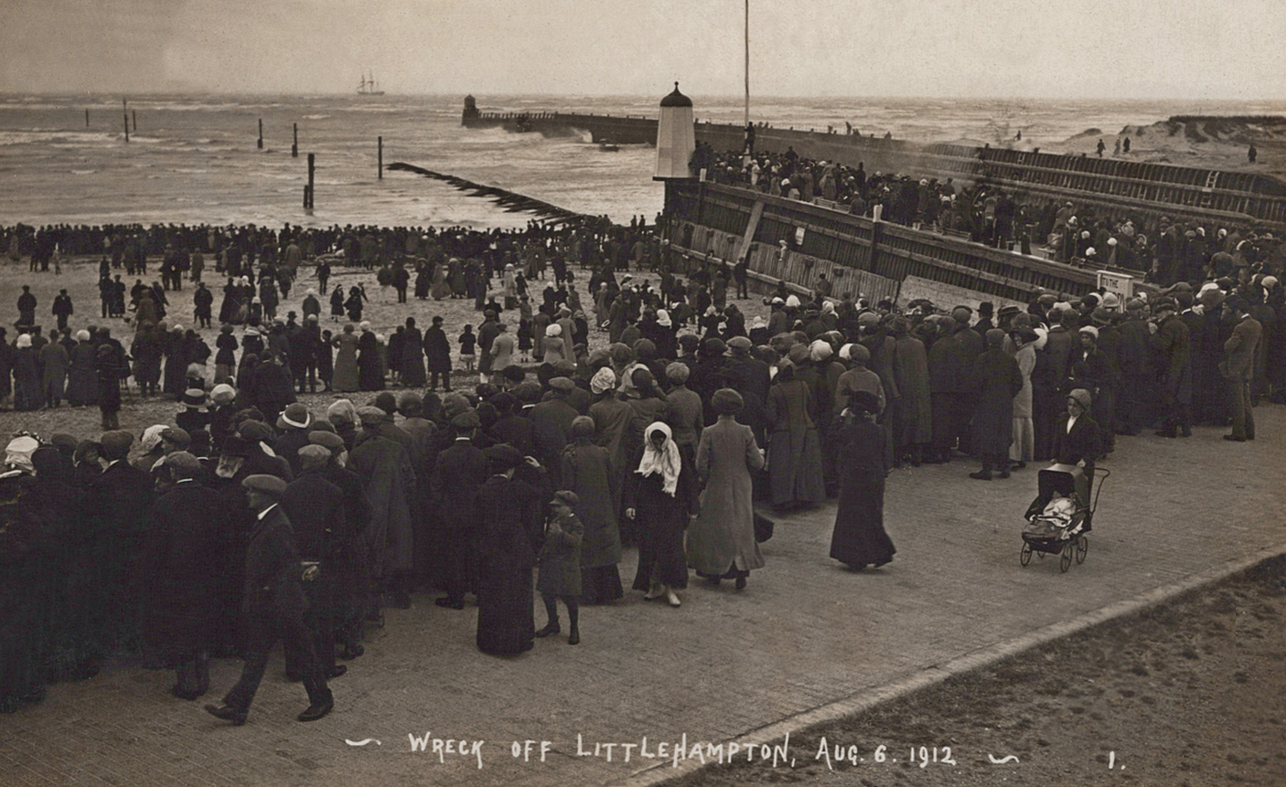 ship in distress off Littlehampton - click image below to return