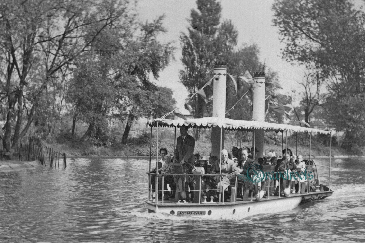  old photos of Phoenix paddle steamer, Barking Park, Barking, London,  - click image below to return