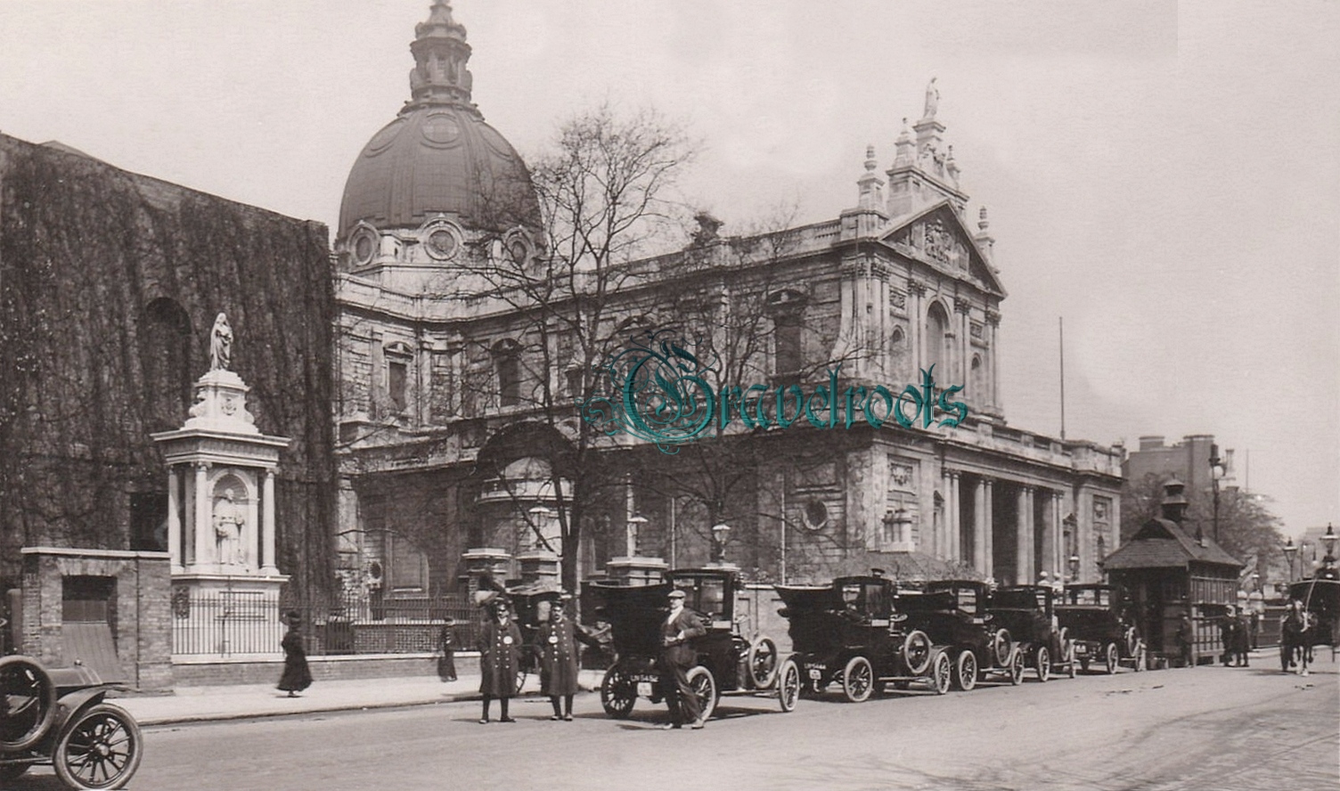 old photos Brompton Oratory, Knightsbridge, London Borough of  Kensington & Chelsea  - click image below to return