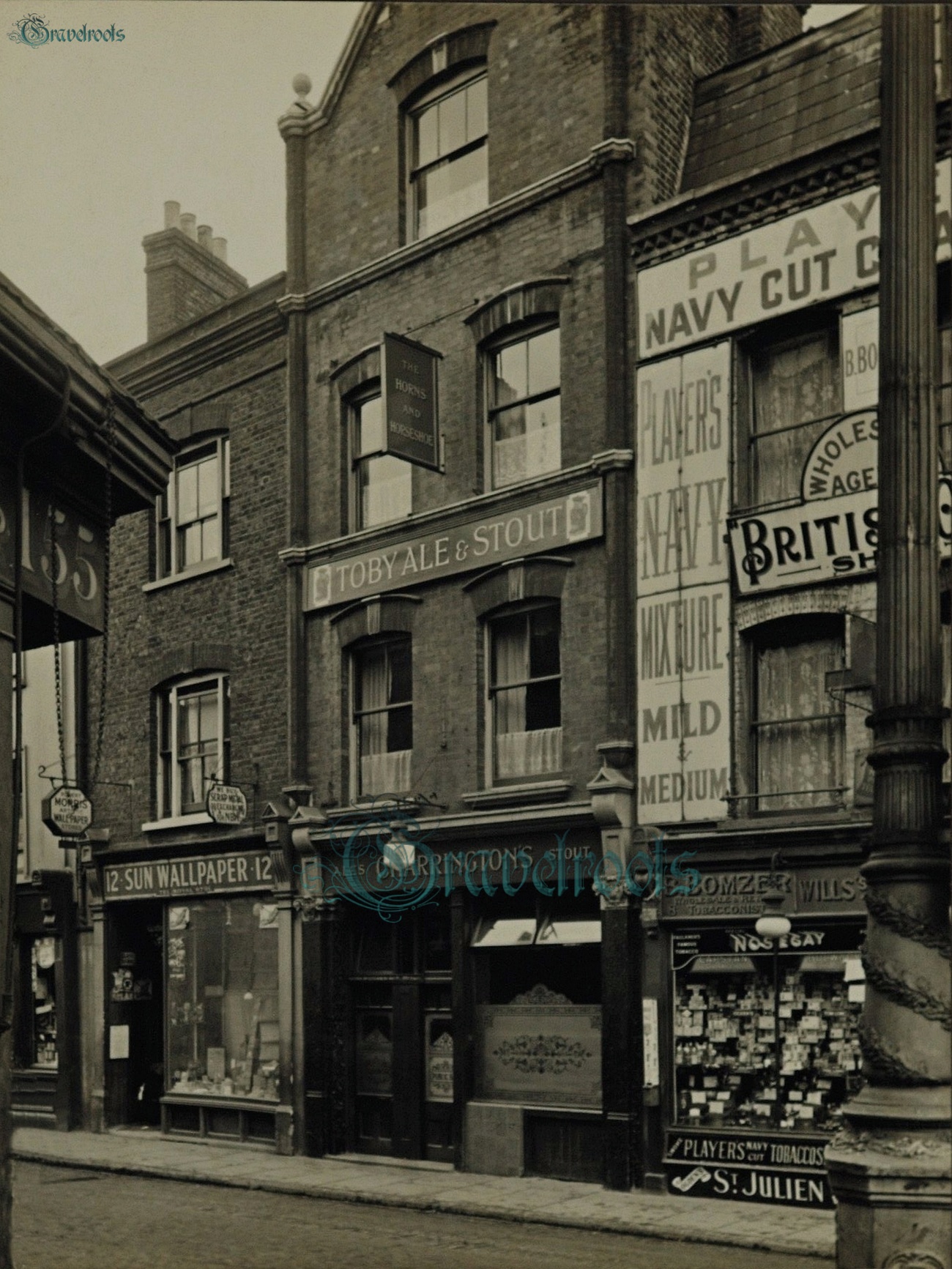  old photos of Horns & Horseshoe pub, 10 Cable Street, Wapping, London,  - click image below to return
