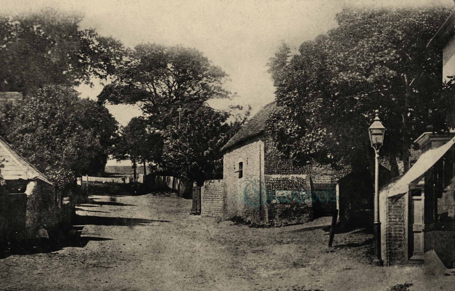  old photo of High Street, Newhaven, Sussex - click image to return