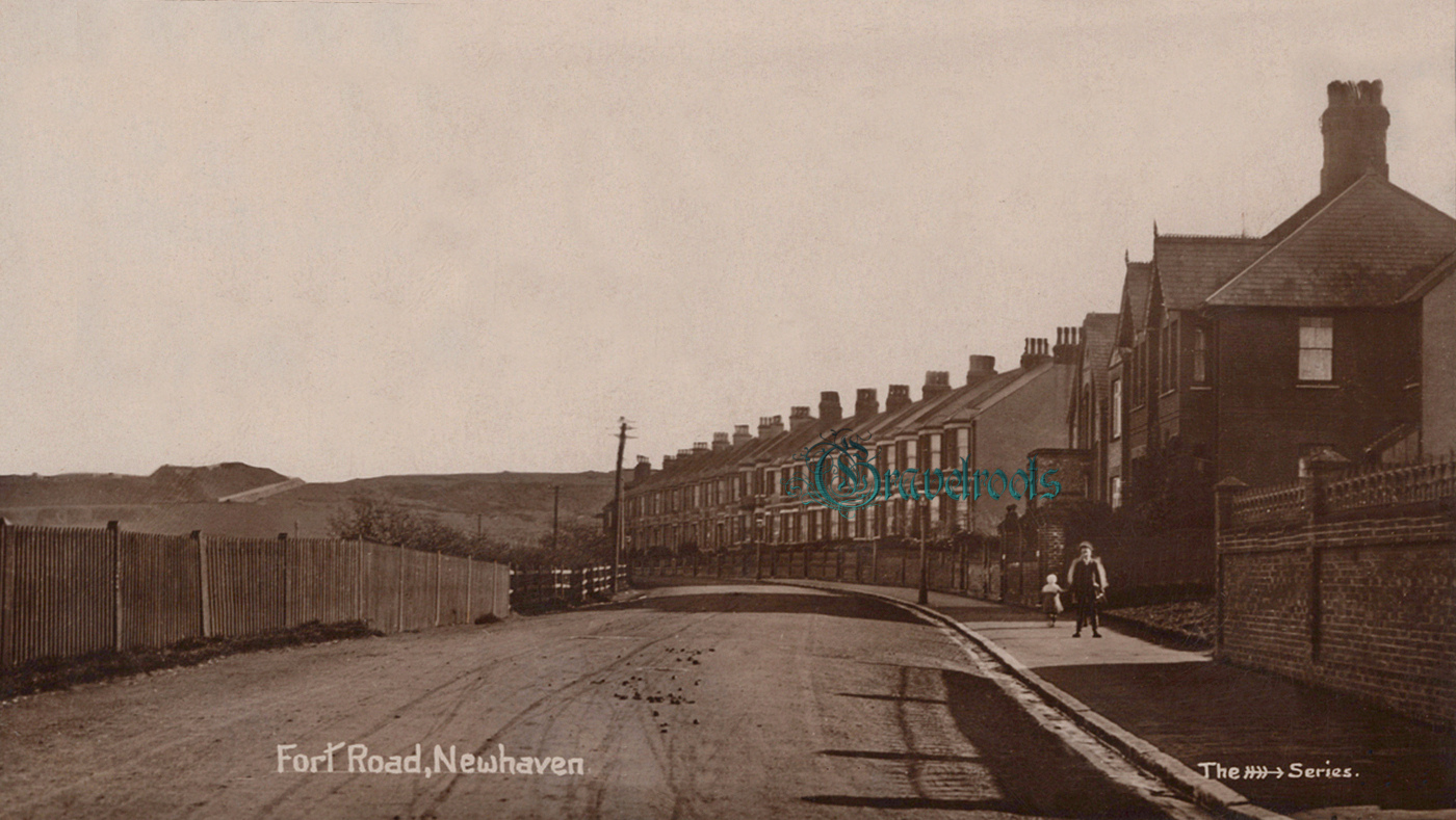  old photo of Fort Road, Newhaven, Sussex - click image below to return