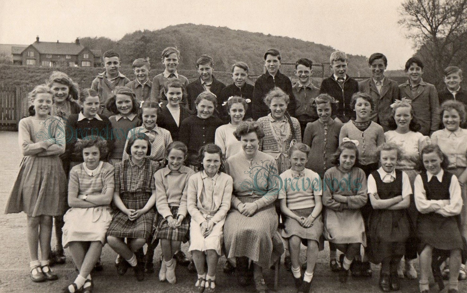 Old photo of West Dean School - click image to return