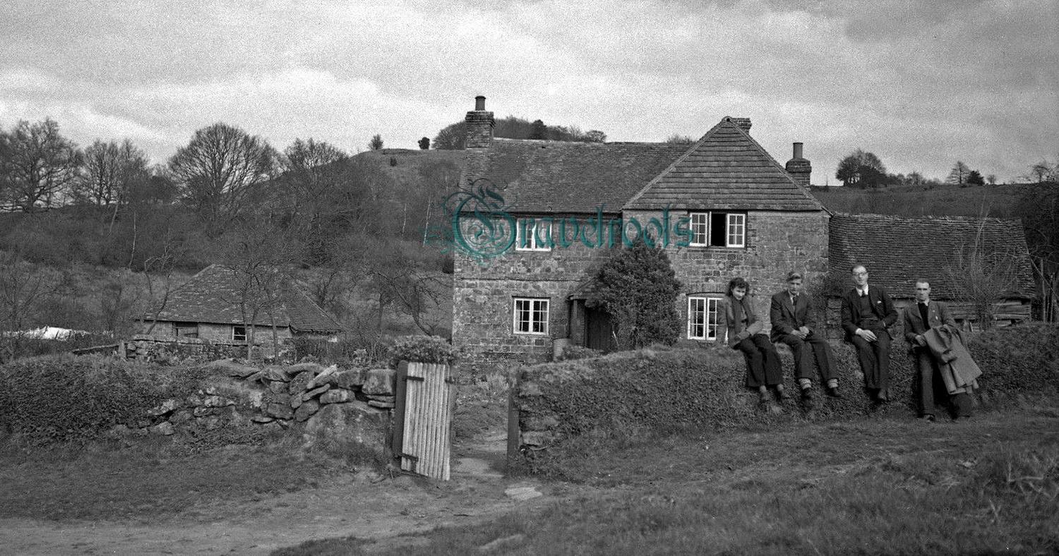  old Social history photos of Robins cottage, Iping Road, Milland, Iping Marsh, Sussex - click image below to return