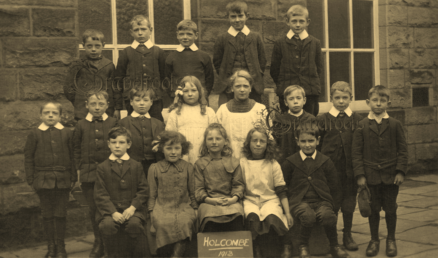 old Social history photo of Holcombe School, Ramsbottom, Lancashire - 1913 - click image to return