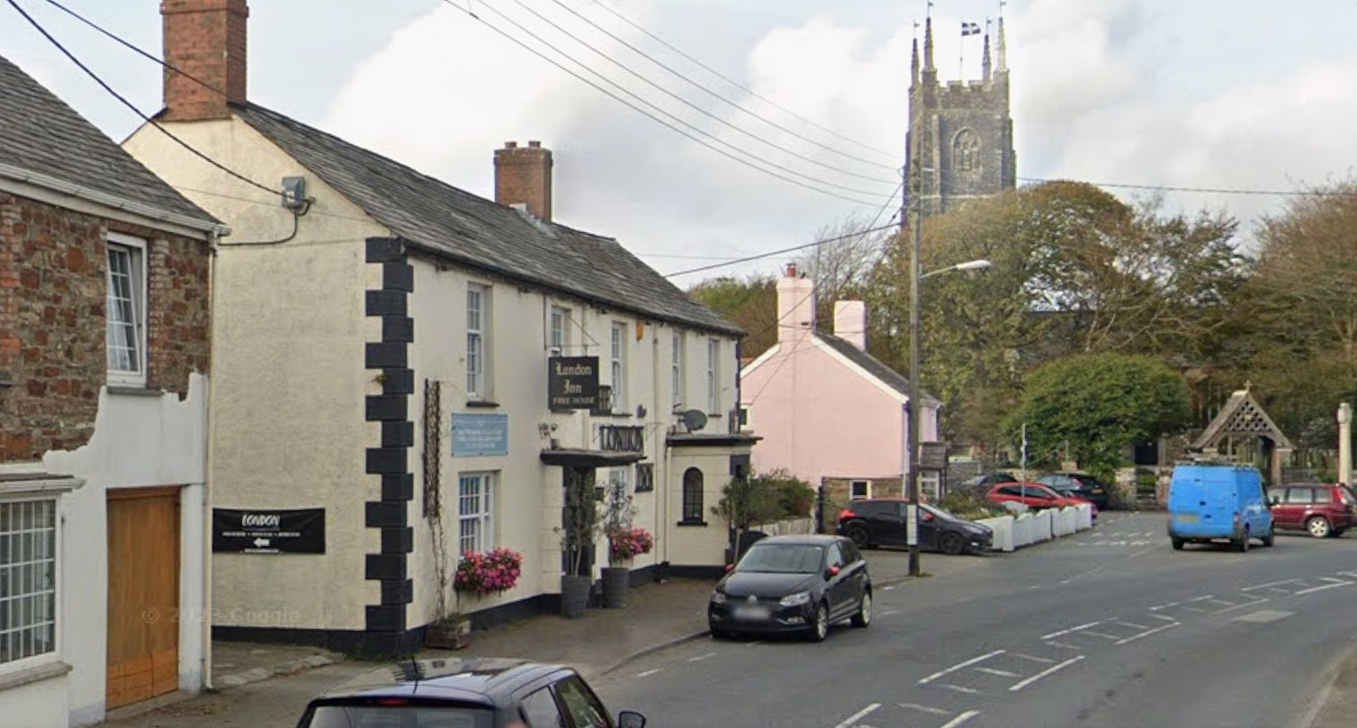 A39, London Inn, Kilkhampton, Cornwall - click image to return