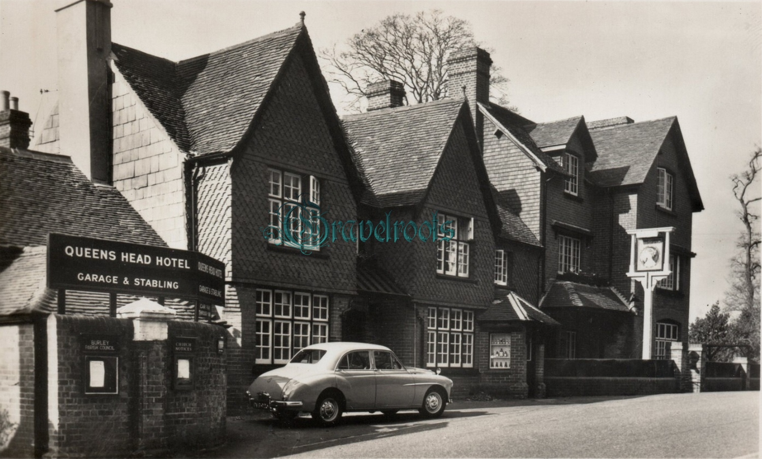  old photos of old Pubs Bars and Hotels, Queens Head, Burley nr Ringwood, New Forest, Hampshire - click image below to return
