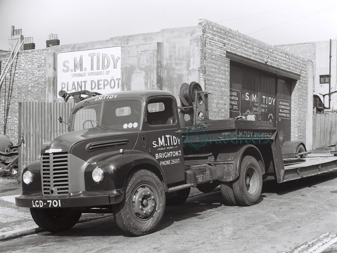 Old photos SM Tidy, Dodge Kew, Low loader - click image to return