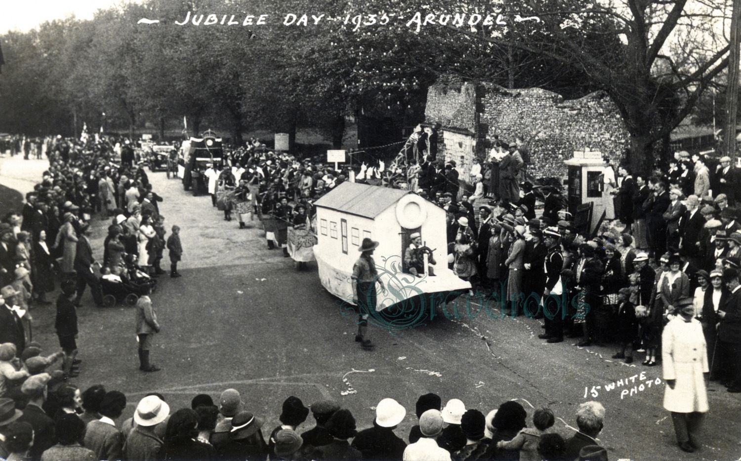 old photos of Jubilee Day, Arundel, Sussex - click image to return
