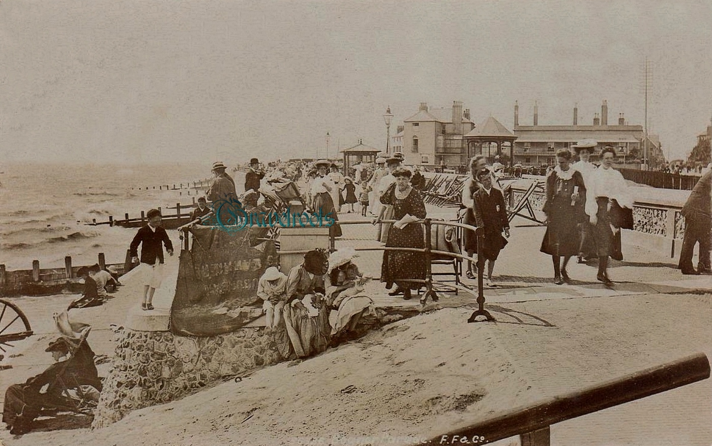 Bognor Promenade 1906 - click image to return to album