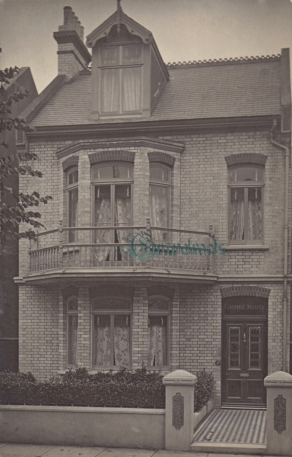 Old photo of Hove - click image below to return