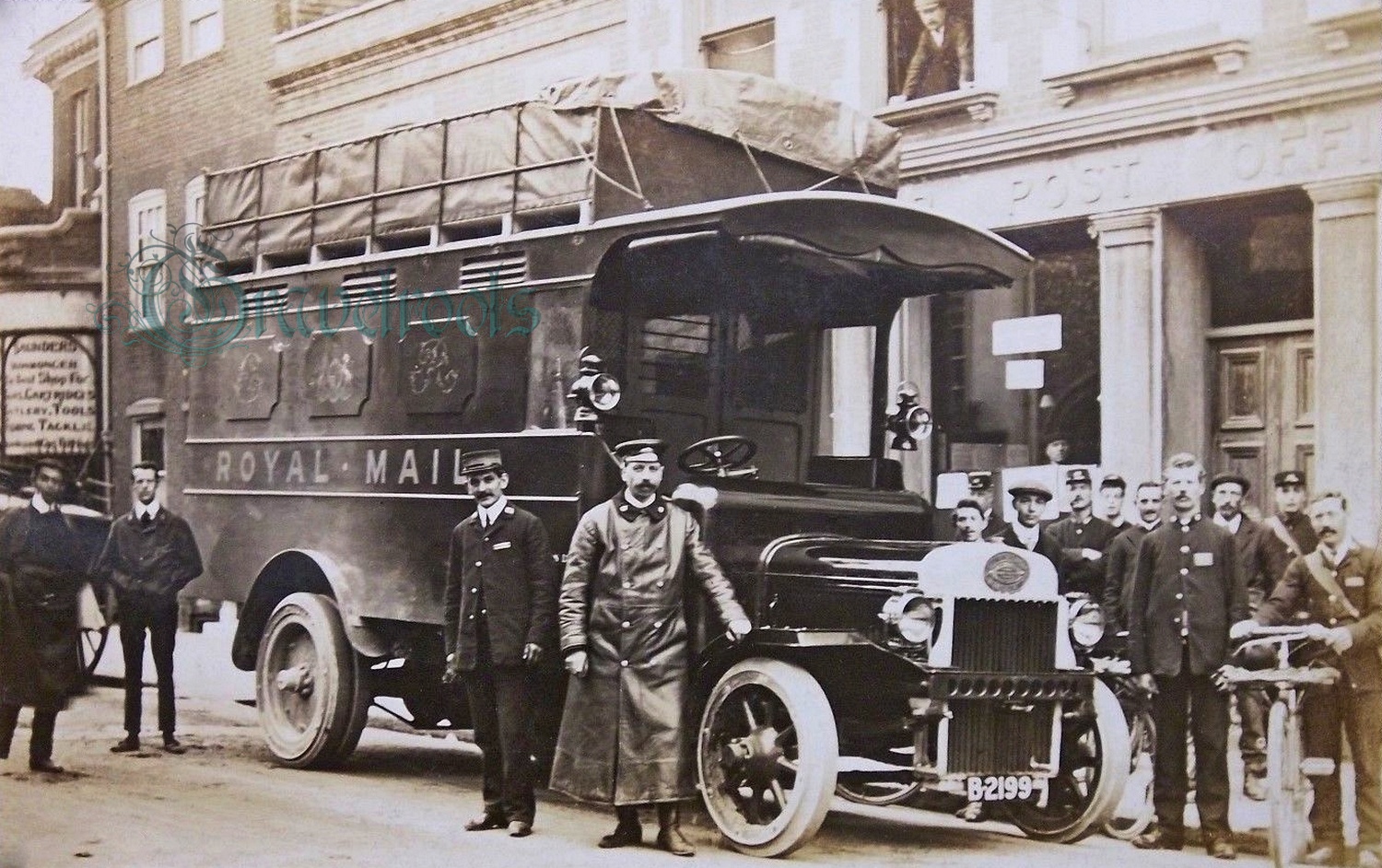  old photo of Post office, South Street, Chichester, Sussex - click image below to return