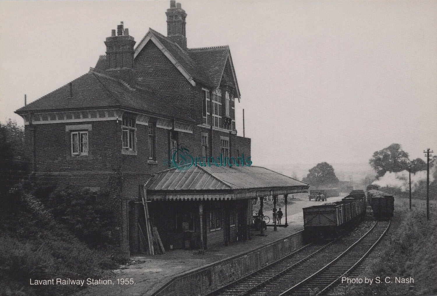  old photo of Lavant Railway Station, Chichester, Sussex - click image to return