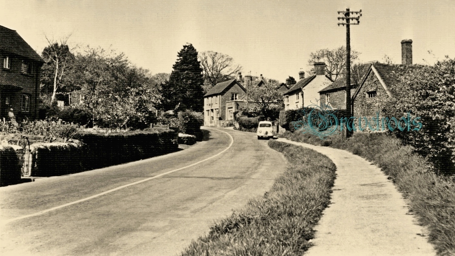 old photo of Lower Street, Fittleworth, Sussex - click image to return