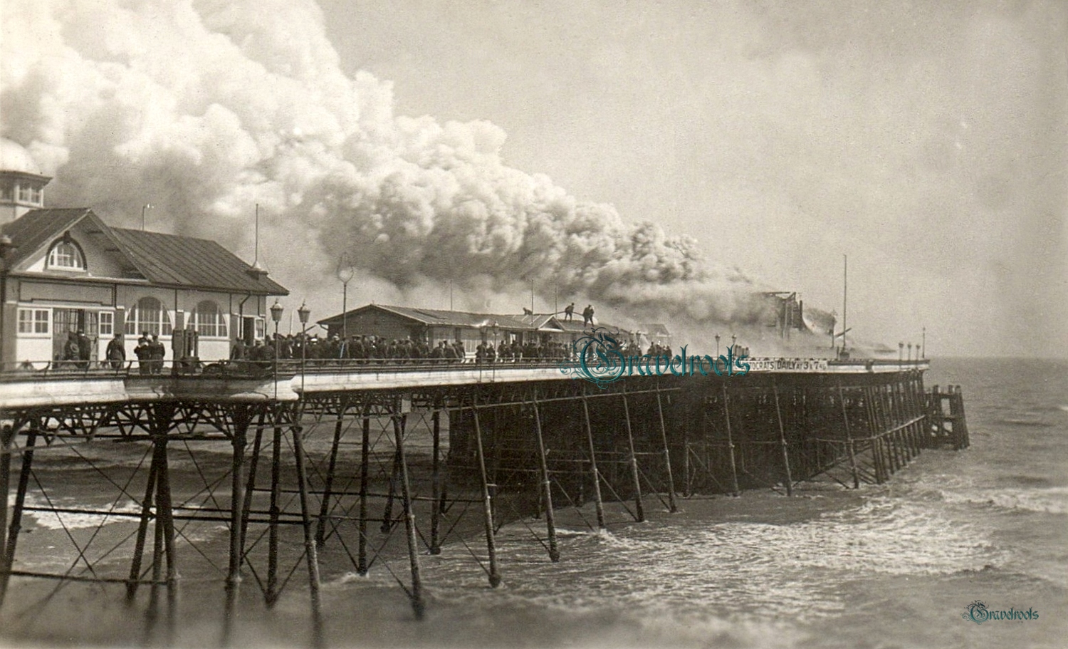 old Hastings Pier fire - click image to return