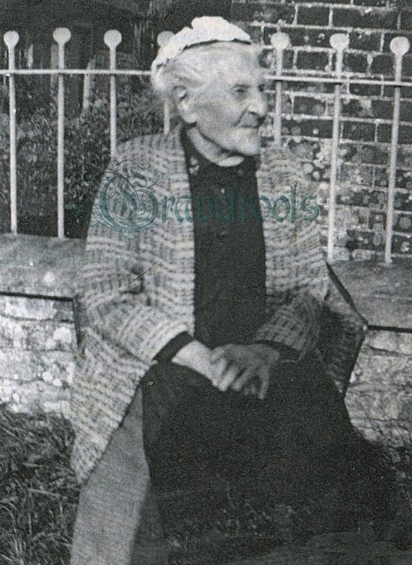  old photos of Caroline Pope, Heyshott, Sussex - click image to return