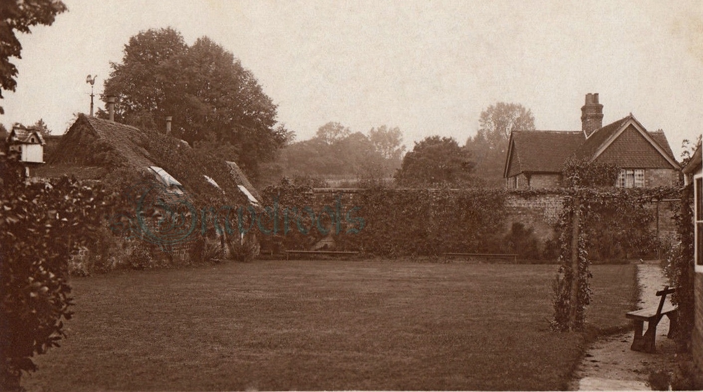  Rosemarys Parlour, Midhurst, Sussex - click image to return
