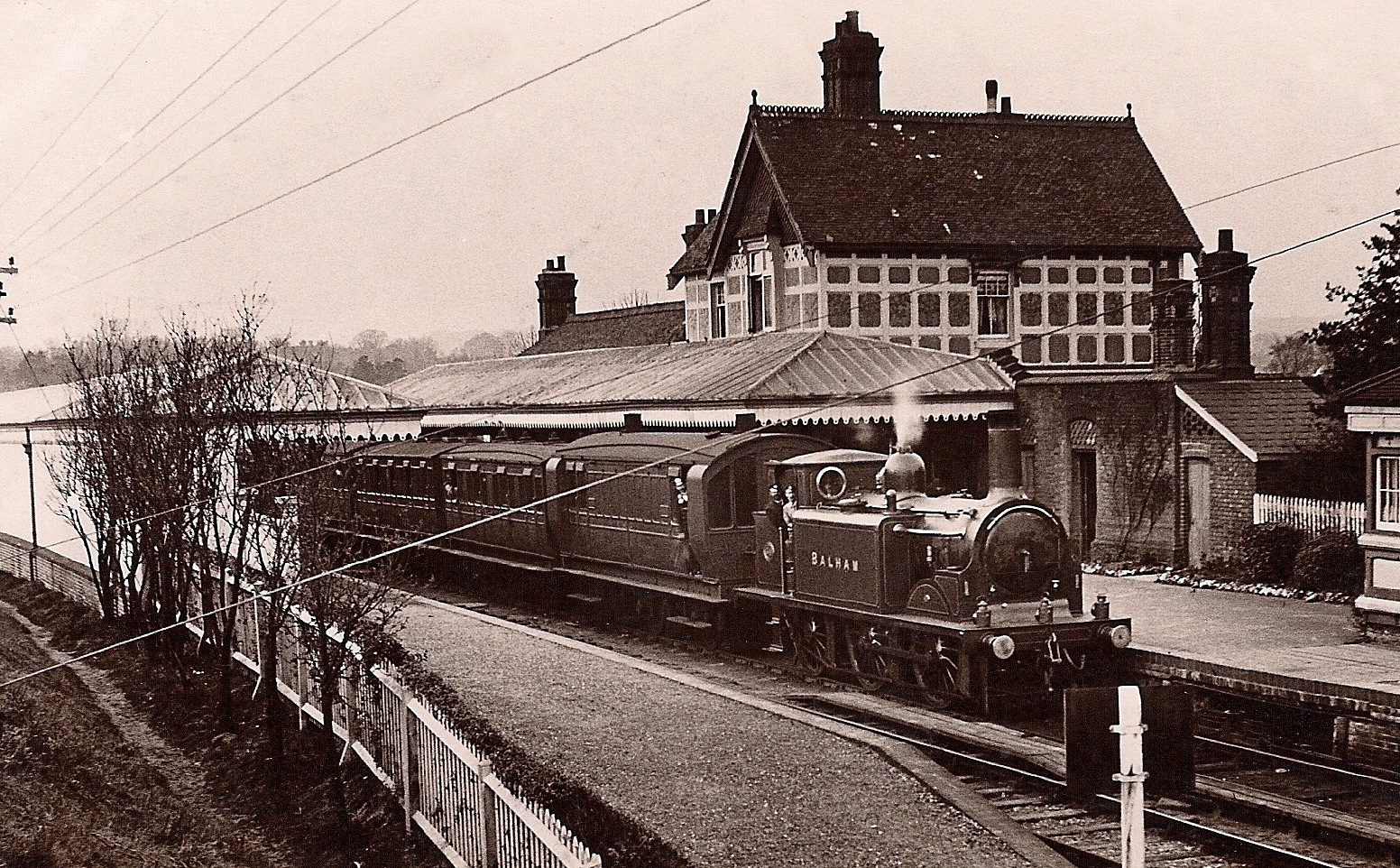  old photo of Midhurst, Sussex - click image to return