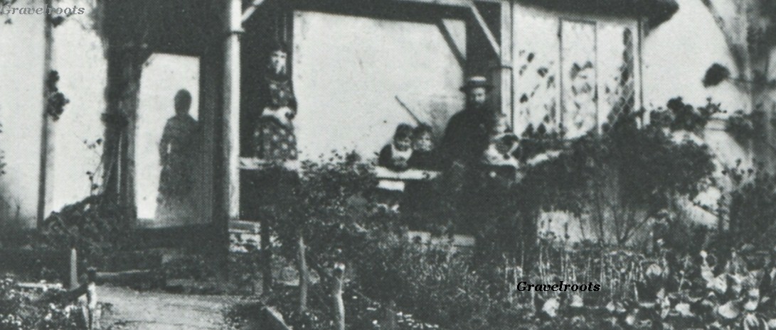 Old Cowdray Cottage, Midhurst, Sussex - scroll down