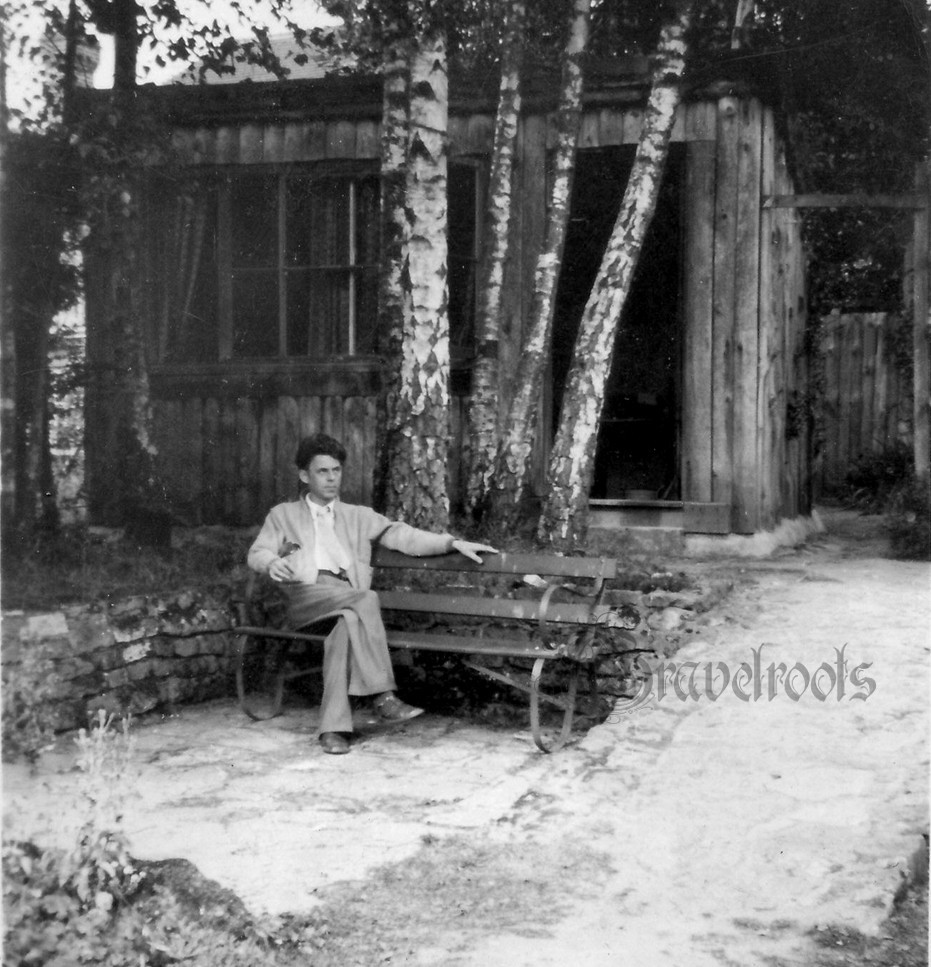 Guest House, Bepton Common, Midhurst, Sussex - click to return