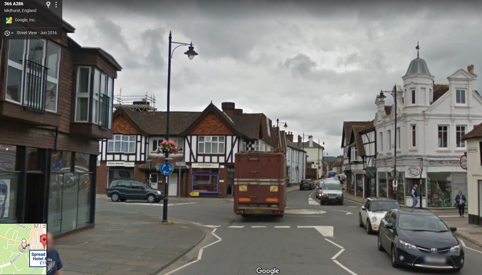 A286-A272 crossroads, Midhurst, Sussex - click image to return