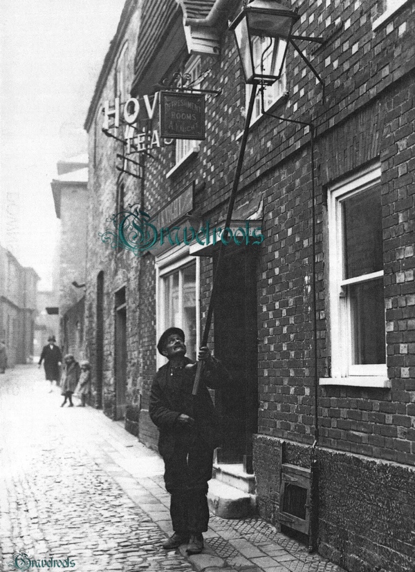  old photo of Petworth, Sussex - click image below to return