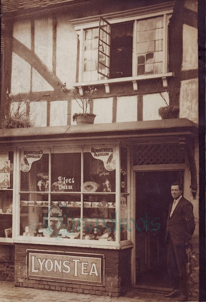  old photos of East Street, Petworth, Sussex - click image below to return