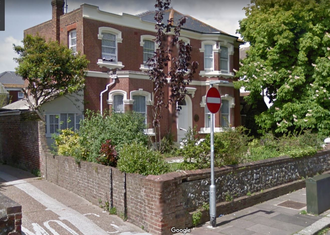 5 Byron Road, Worthing, Sussex - click image below to return