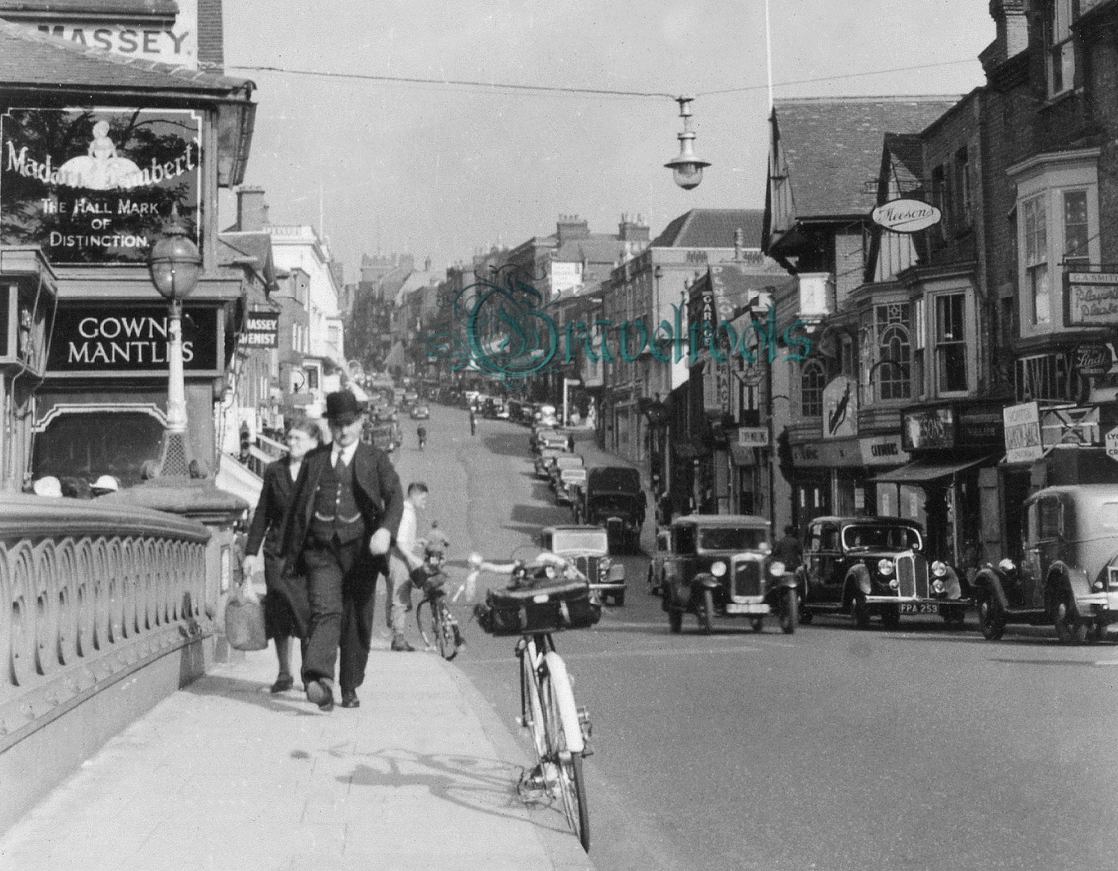  old photo of High Street from bridge, Guildford, Surrey - click image to return