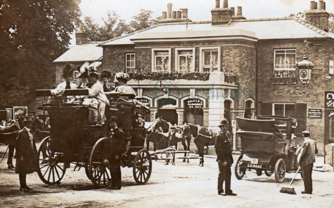 George & Dragon pub on Kingston Hill c1907 - click to return