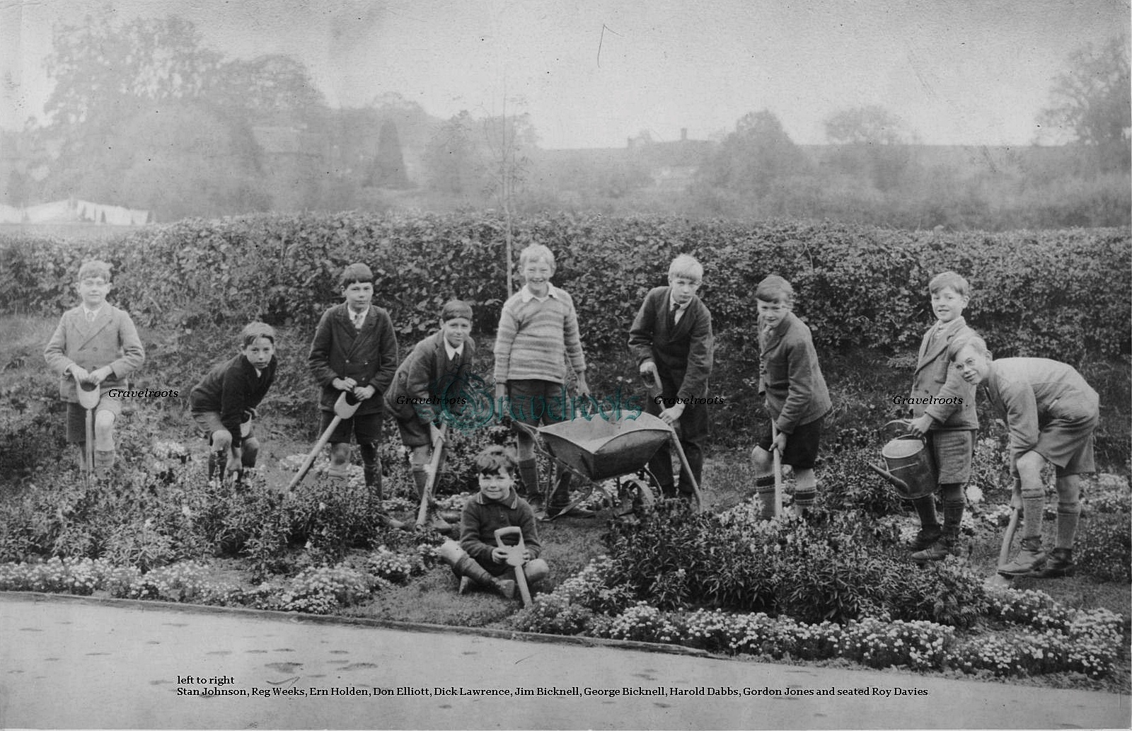 Old Northchapel School 1920-30 Photographs - click to return