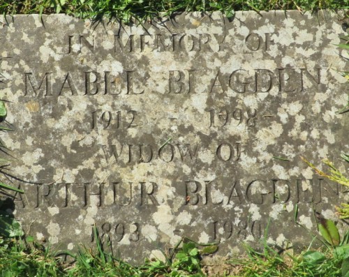 St Lukes churchyard, Linch