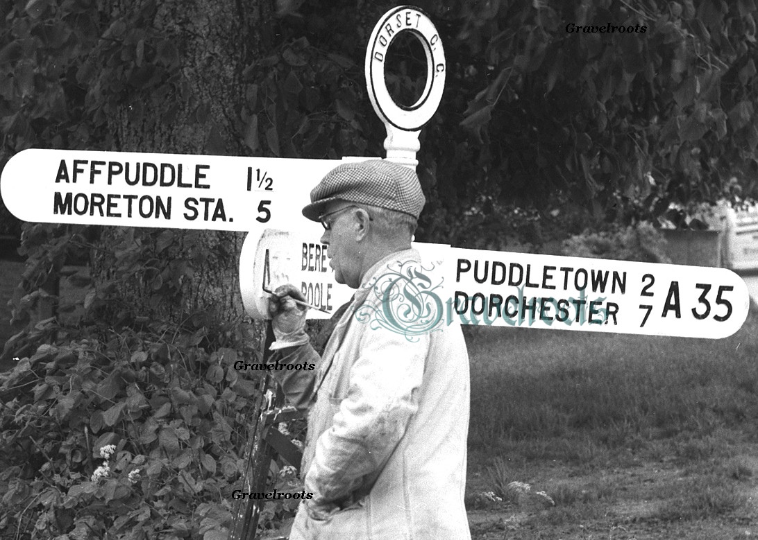 South Street, Midhurst 
click image to return