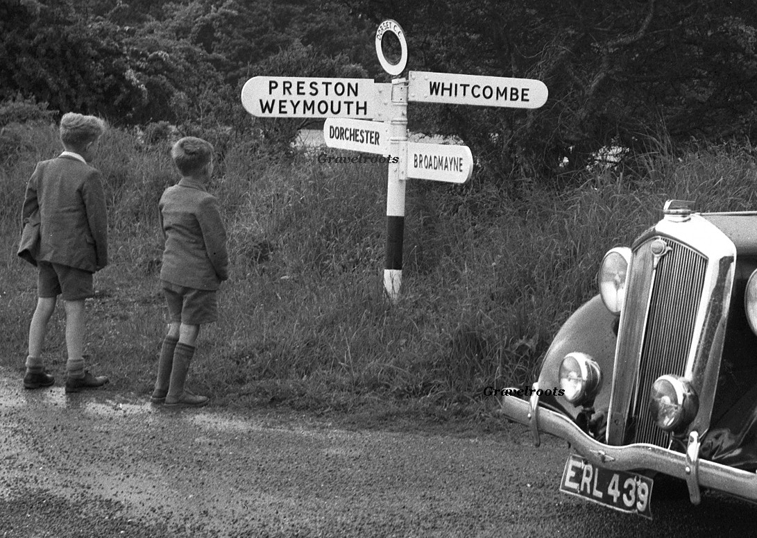 Whitcombe signpost, Dorset 
click image to return