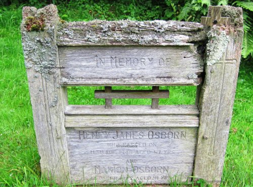 St. Peters churchyard, Lodsworth